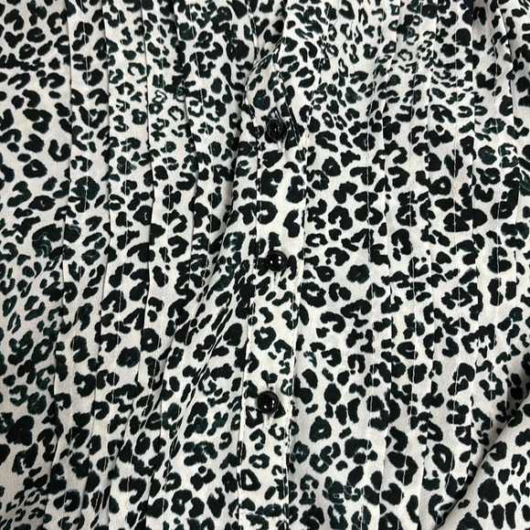 Nanette Lepore animal print size 8 
Short Sleeve - Picture 2 of 16
